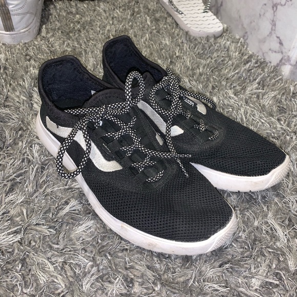 Vans tennis shoes - Picture 1 of 2